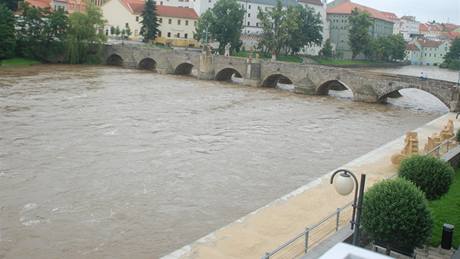 Stoupajc hladina Otavy v Psku (28. 6. 2009)