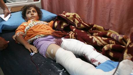 Bombový útok u meity poblí Kirkúku: Mezi rannými a mrtvými jsou i eny a dti (20. ervna 2009)