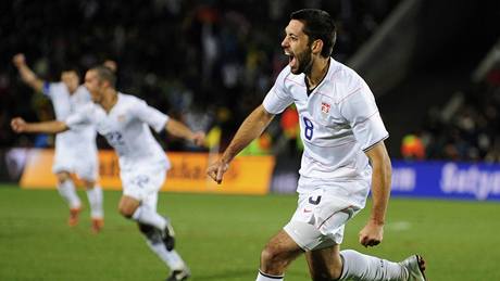 Brazílie- USA, americký fotbalista Clint Dempsey (vpravo) se raduje z gólu