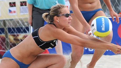 Tereza Petrova (vlevo) a Hana Klapalová na mistrovství sv�ta v norském Stavangeru