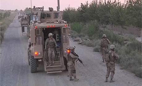 Gruzínské vojáky cvií zkuení mariáci, kteí se nedávno z Afghánistánu vrátili.