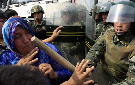 Nepokoje v ínské Ujgurské autonomní oblasti Sin-iang (7. ervence 2009)