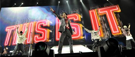 Zpvák Michael Jackson pi posledních zkoukách 23. ervna 2009 ve Staples Center