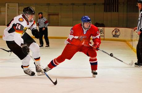 Své kvality by m�la na juniorském MS p�edvést �eská jedni�ka draftu NHL 2009 Roman Horák.