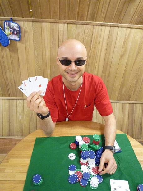 Mars 500 - Velký hráč pokeru Cyrille Fournier. 