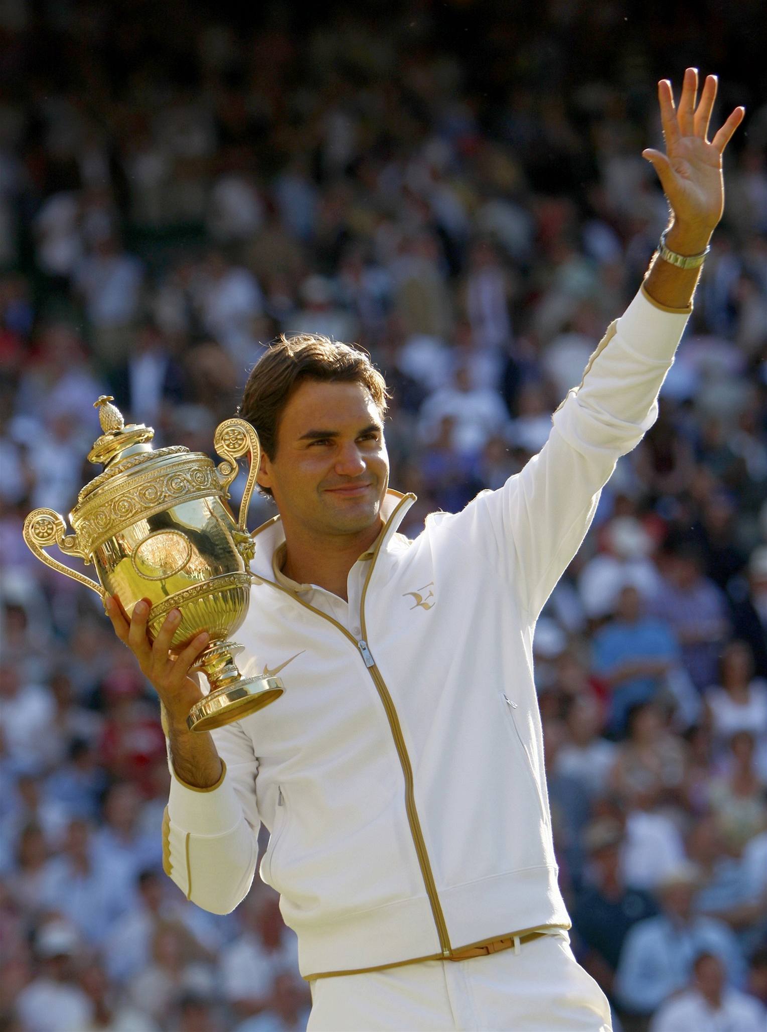 Budou se s trofejí pro �ampiony mazlit i Federerovy dcery?