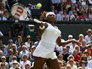 Serena Williamsová returnuje ve finále Wimbledonu