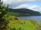 Skotsko, pohled na jezero Lochness