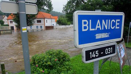 Rozvodnná eka Blanice v Husinci na Prachaticku (28. ervna 2009)
