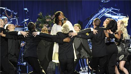 Show dirigovaná Joe - kmotrem Kokou - Jacksonem byla trapnou ukázkou cirkusáckého vkusu Michaelovy rodiny.