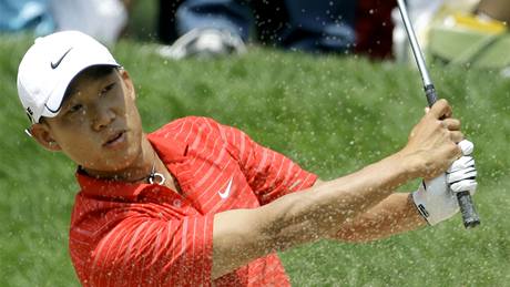 Anthony Kim se ped finálovým kolem dlí s Tigerem Woodsem o první místo