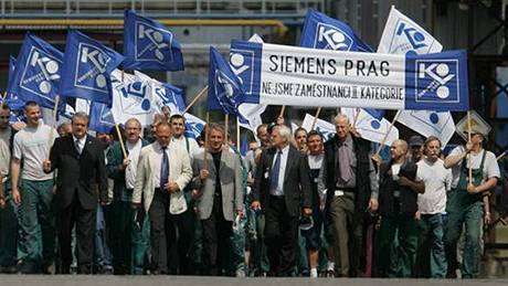 Zamstnanci Siemens protestovali ped zliínským závodem