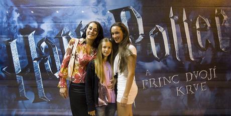 Fanynky Harry Pottera - Jarka Vostkovov s dcerami Carolinou a Nicole