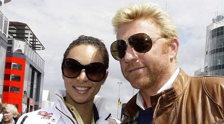Boris Becker se svou enou Lily bhem VC Nmecka formule 1