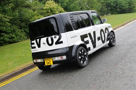 Elektromobil Nissan EV-02 
