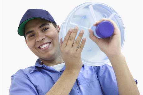Ideální je, když dodavatelská firma garantuje kvalitu čepované vody. (Za kvalitu vody v originálně uzavřeném obalu ručí výrobce.)