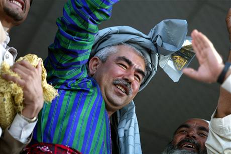 Afghnsk kmenov vdce a ministr obrany Rad Dstum