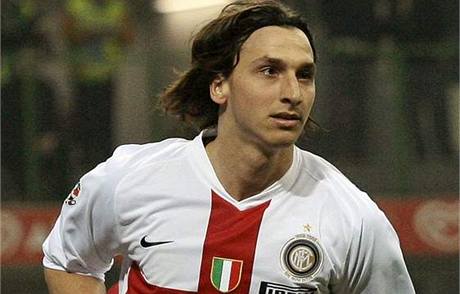 Zlatan Ibrahimovic chce odejít, ale vedení Interu Milán ho prodat nehodlá.