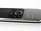 Recenze Nokia 6700 telo