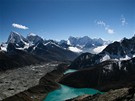 Pohled na jezera u Gokyo, národní park Sagarmatha, Himaláje, Nepál 