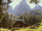 V zapomenuté chaloupce v rakouských Alpách se krásn doplní positivní energie