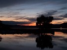 Západ slunce nad Máchovým jezerem