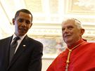 Barack Obama s manelkou Michelle u papee  Benedikta XVI. (10. ervence 2009)
