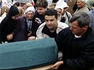 Poheb nov identifikovaných ostatk zabitých muslim v Srebrenici (11. ervence 2009)