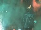 Michael Jackson v plamenech bhem natáení reklamy