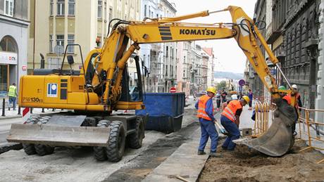 Rozkopaná Veletr�ní ulice v Praze (12. �ervence 2009)