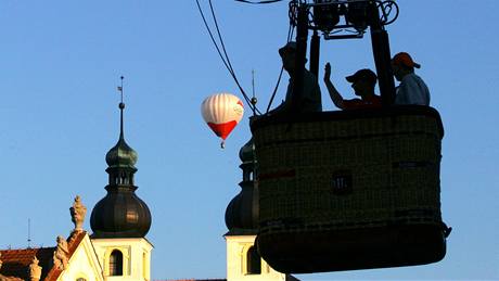 Tináctý roník akce Balóny nad Telí (17. ervence 2009).