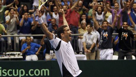 Davis Cup: Izraelský tenista Harel Levy se raduje z výhry nad Rusem Andrejevem