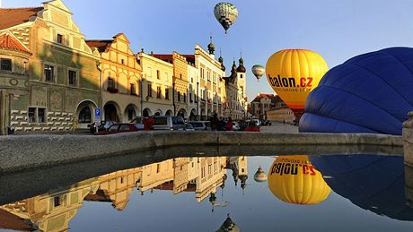 Tináctý roník akce Balóny nad Telí (17. ervence 2009).