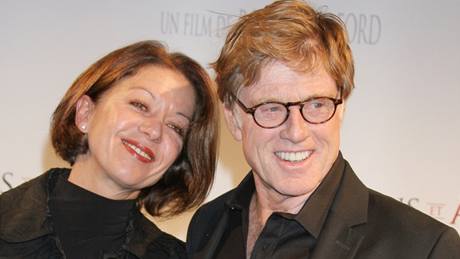 Robert Redford se Sibylle Szaggarsovou (vlevo)