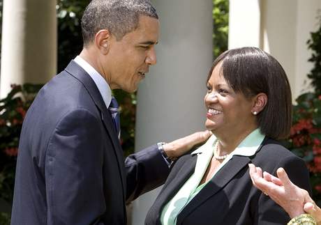 Americk prezident Barack Obama nominoval na post hlavnho lkae Reginu Benjaminovou (13. ervence 2009)