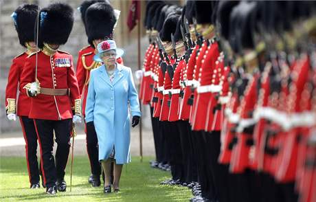 Ilegální imigrant v královnin Irské gard drel napíklad strá v zámku ve Windsoru.