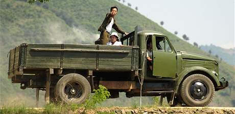 Severokorejský voják nedaleko hraniního pechodu Dandong