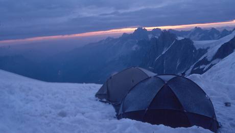 Vstup na Mont Blanc (4 810 m). Nae stany nad Refuge de l'Aiguille du Gouter