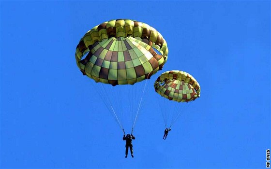 �eský para�utismus prochází hlubokou krizí. Ilustra�ní foto