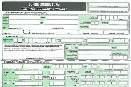 Do protokolu o dopingov kontrole se uvdj vemon podrobnosti, ovem do laboratoe putuje u jen jeho anonymn st s selnm kdem.