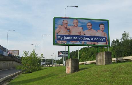 Ukraden fotka Davida Krause, kterou nkdo zneuil na billboardech v Praze (22. ervence 2009)