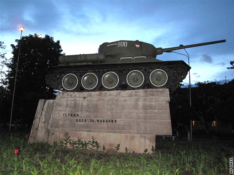 V centru Naiku m sice veer vítal tank, ale nefunkní, ze druhé svtové války.