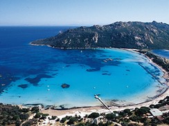 Korsika. Zliv Santa Giulia z vky vypad pohdkov
