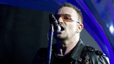 Skupina U2 vystoupila na berlínském Olympiastadion (Bono)
