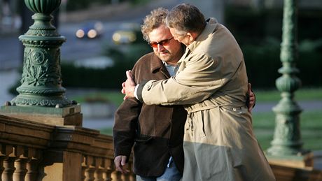 Z natá�ení Kawasakiho r��e - re�isér Jan H�ebejk a herec Martin Huba