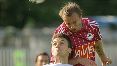 eské Budjovice - Jablonec: Michael ika (vpravo) a David Lafata