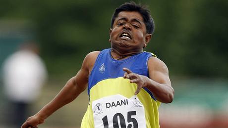Svtové hry trpaslík - indický atlet pi bhu na 60m