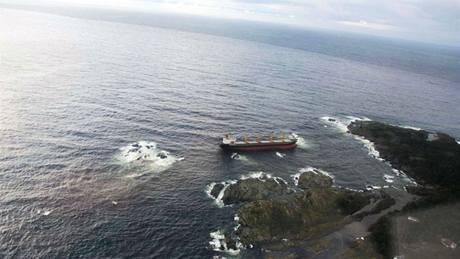 ínská lo najela u norského pobeí na mlinu (31. ervence 2009)