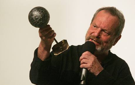 Terry Gilliam na prvním roníku Festivalu nad ekou v Písku pevzal Cenu...