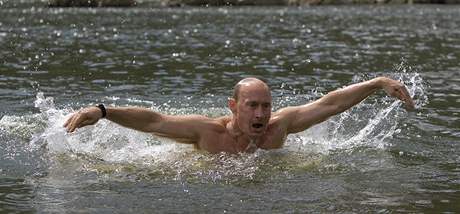 Rusk premir Vladimir se pi svm vletu na Sibi i svlail v mstn ece (3. srpna 2009)